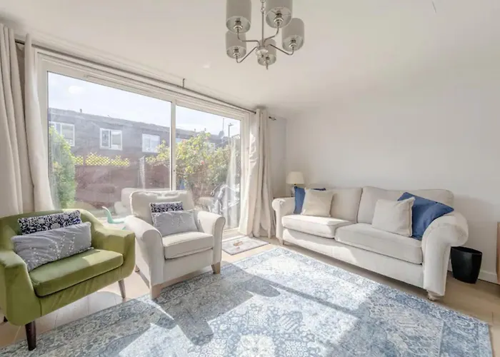 Lovely 3Bd Family Home With Garden - Richmond!